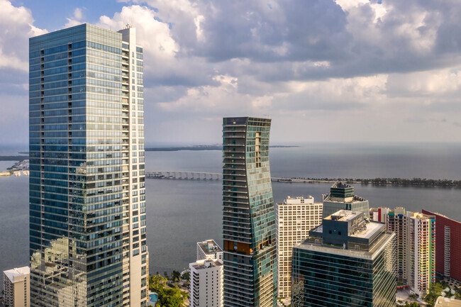 Building Photo - Echo Brickell