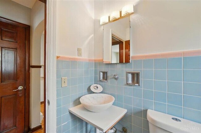 Building Photo - 4348 Kirby Ave
