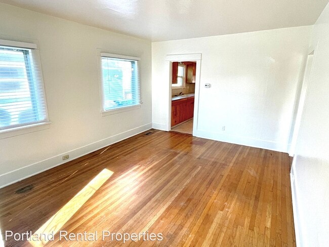 Building Photo - 2 br, 1 bath House - 1635 SE Hickory St.