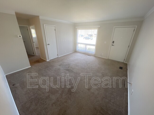 Building Photo - 8637 Glenrose Ln
