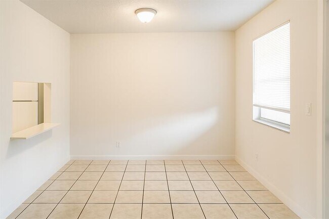 Foto del edificio - 1151 NE 17th Ct