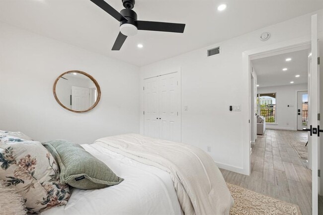 Building Photo - 5911 Sheridan Ave