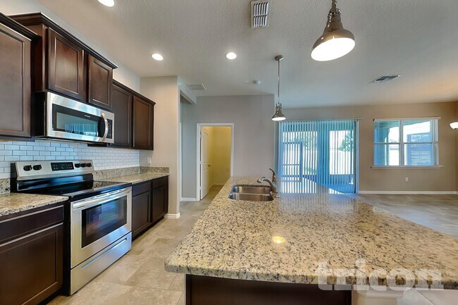 Building Photo - 112 Waterside Cir