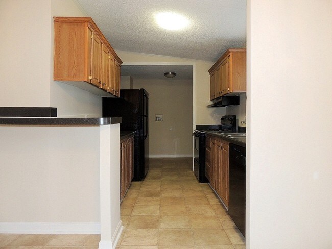 Building Photo - 3018 Granite Dr NE