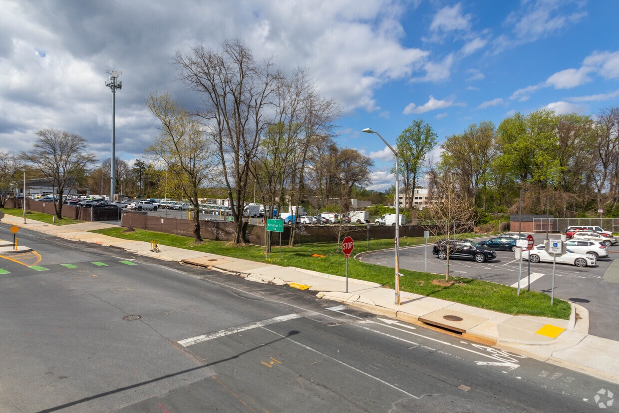 April 2022 - The Chimes at North Bethesda