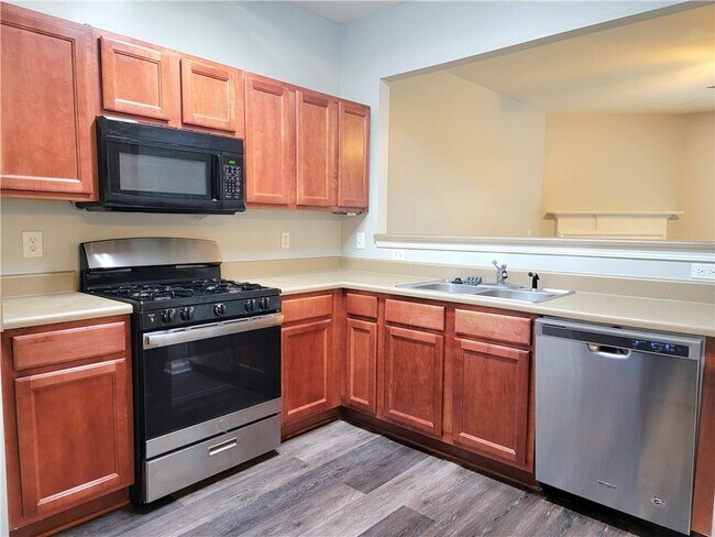 Building Photo - 2170 Executive Dr