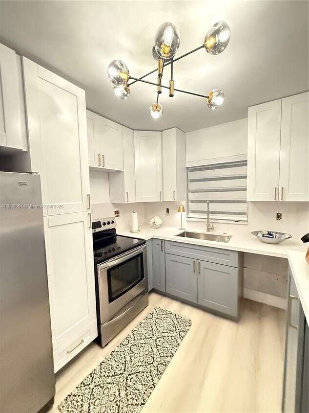 Foto principal - 1111 NW 19th Ave