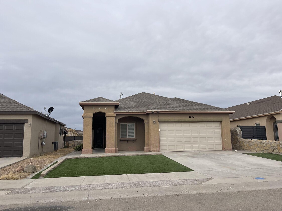 2213 Amber Point Pl, El Paso, TX 79938 House Rental in El Paso, TX