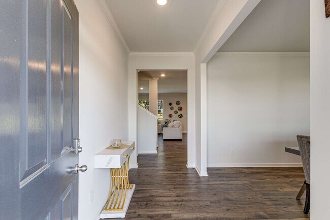 Foto del edificio - Like New - First Class Amenities