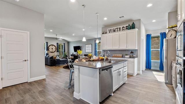 Building Photo - 2512 Goldfinch Dr