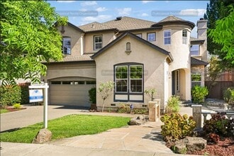 Building Photo - 5881 Sailing Hawk Ave