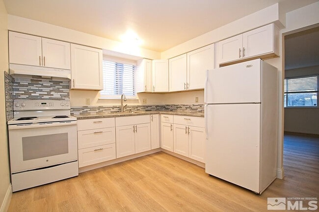 Building Photo - 1325 Carville Dr