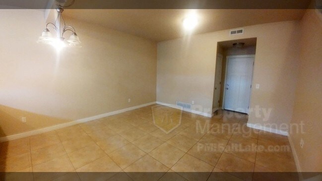 Building Photo - 3709 W Summer Heights Dr
