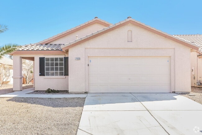 Building Photo - 2103 Point Morada Ave