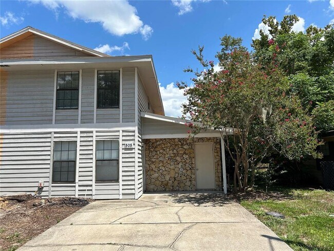 Building Photo - 505 Tanoak Ct