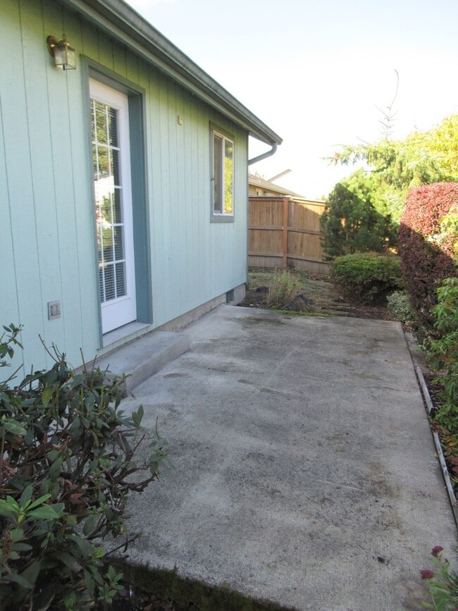 Foto del edificio - Three Bedroom Home in Independence