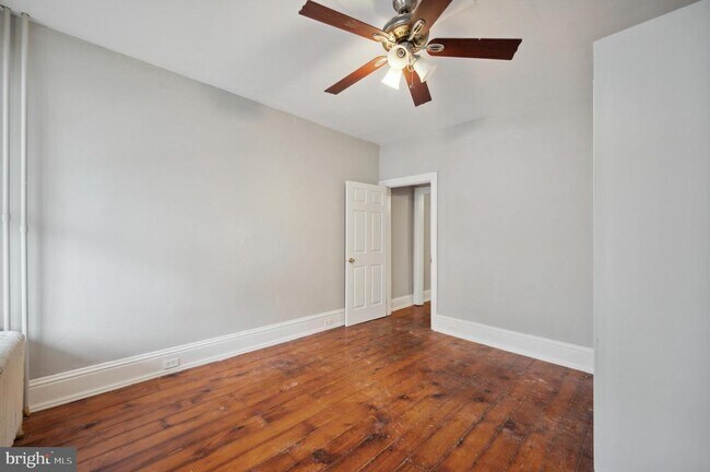 Building Photo - 476 Krams Ave
