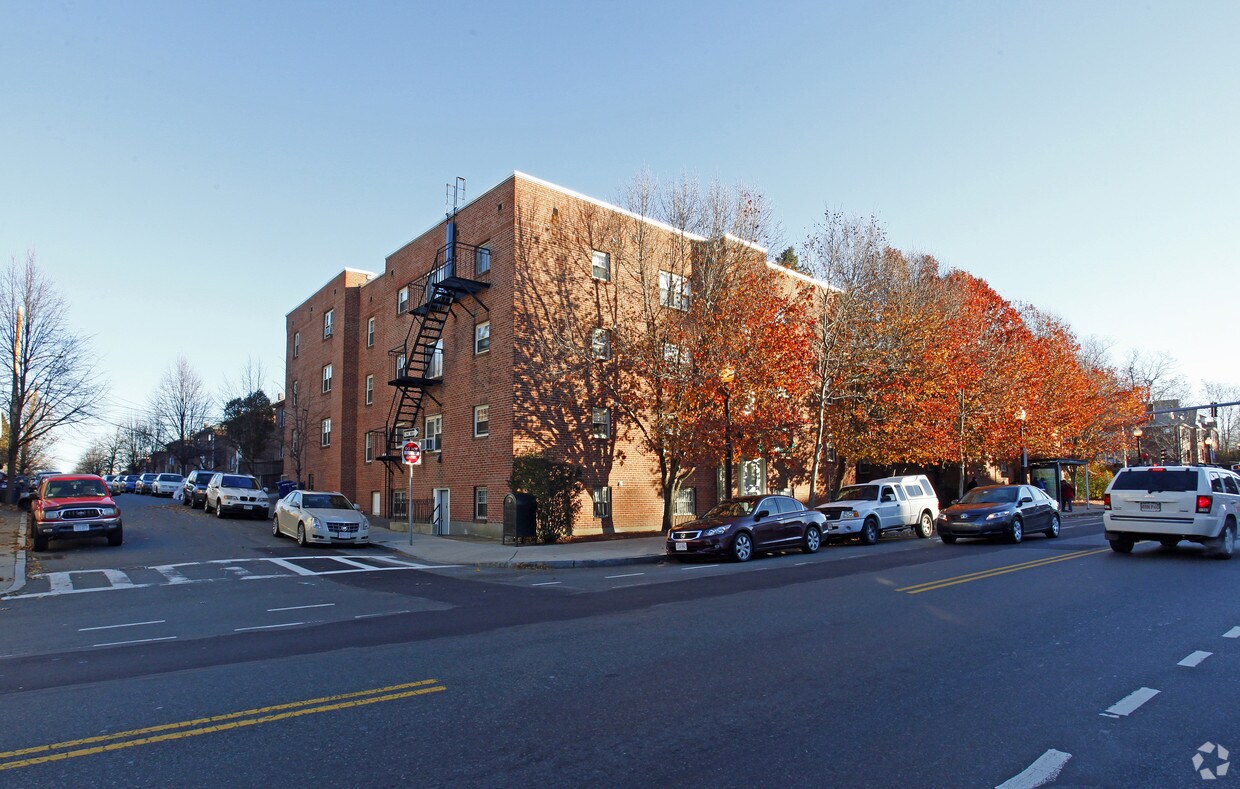 Primary Photo - 493-501 Washington St