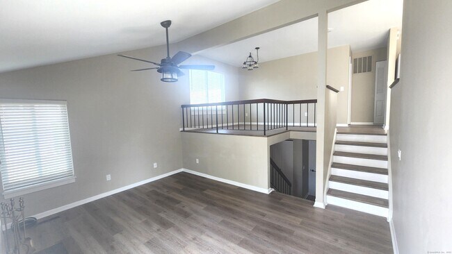 Building Photo - 55 Peddlers Dr