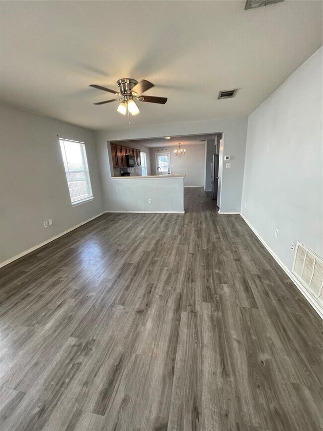 Foto del edificio - 6605 Plains Crest Dr