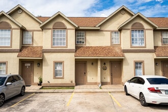 Building Photo - 156 Ivy Ln