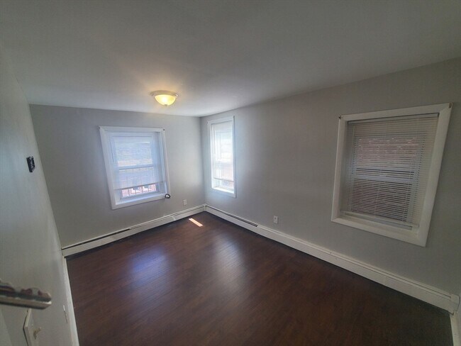 Foto del edificio - 620 Dudley St