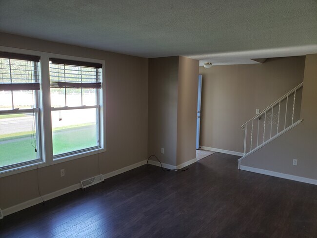 Building Photo - 38 Conway St