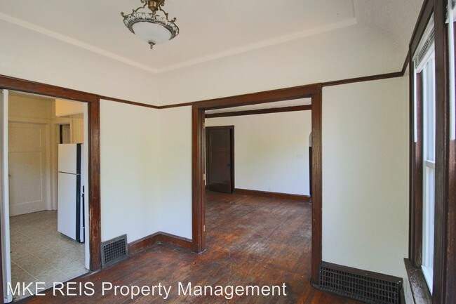 Building Photo - 240 N 34th St