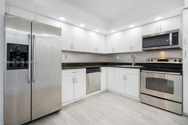 Foto del edificio - 2780 NE 183rd St
