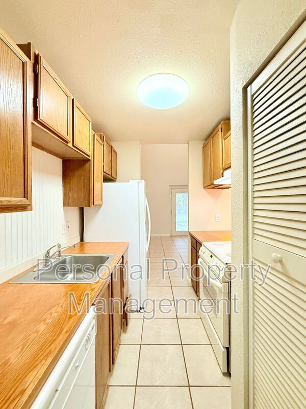 Foto del edificio - 10303 NE 23rd St