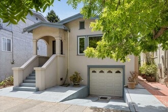 Building Photo - 2834 Milvia St