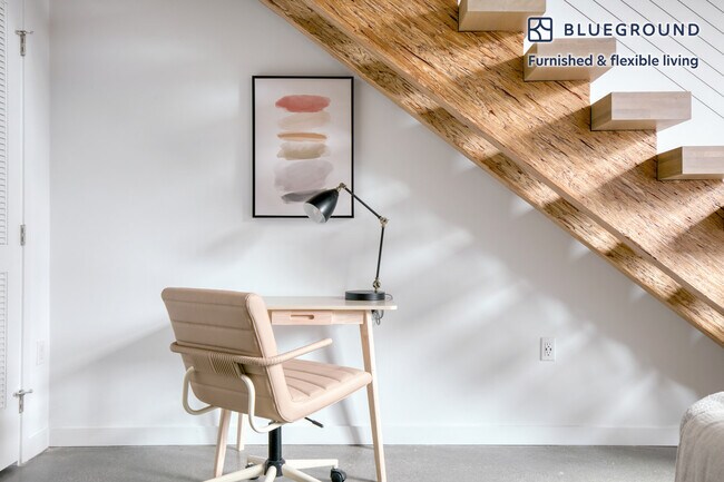 Foto del edificio - 1901 Blake Ave