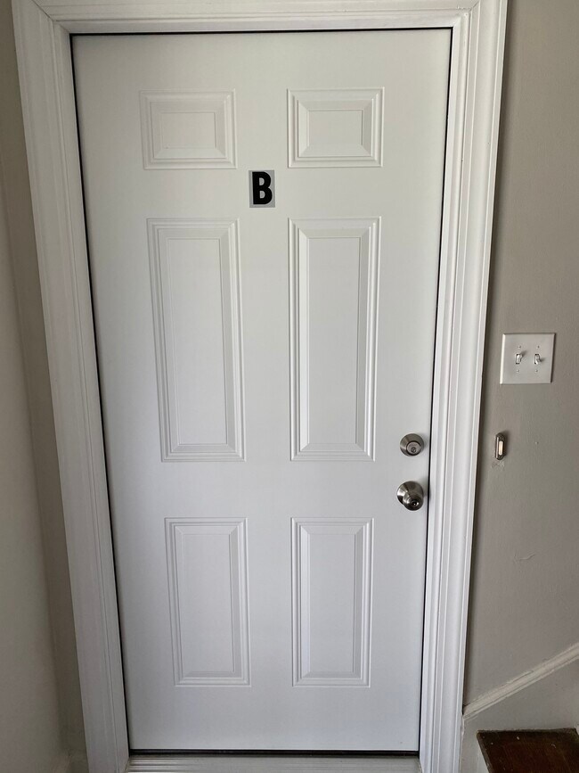 Foto del edificio - 3415 Gilmer Ct., Apt. B