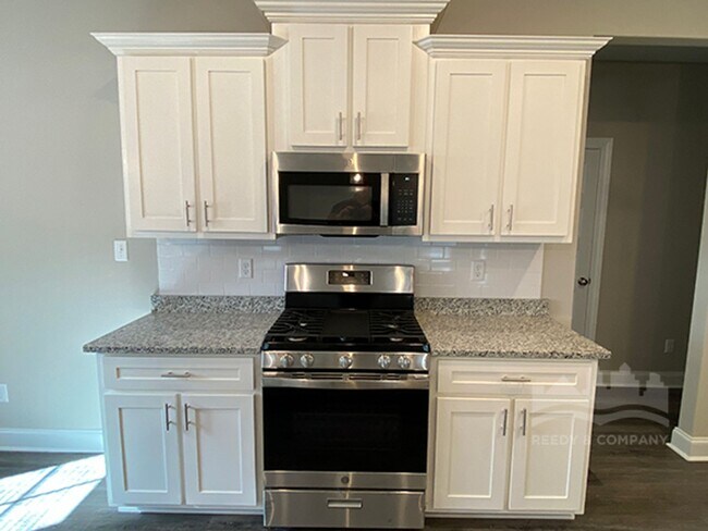 Building Photo - 547 Rosalie Woods Dr