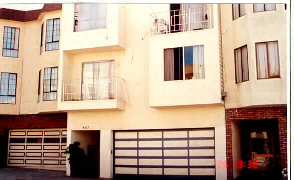 Building Photo - 447 25th Ave