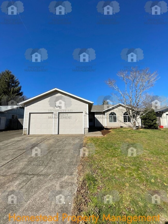 Building Photo - 1957 Maplewood Ct S