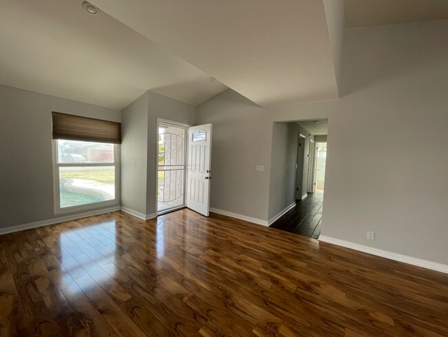 Building Photo - 5783 Los Angeles Way