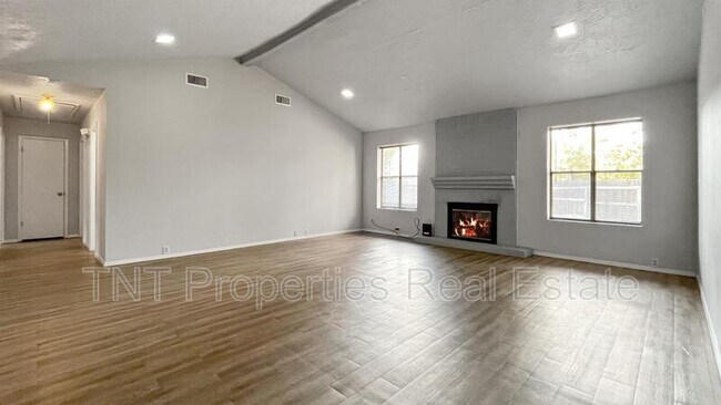 Foto del edificio - 1008 Mistywood Cir