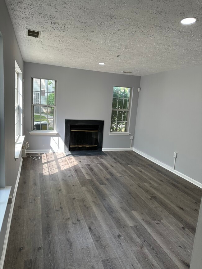 Building Photo - 151 Azalea Ct