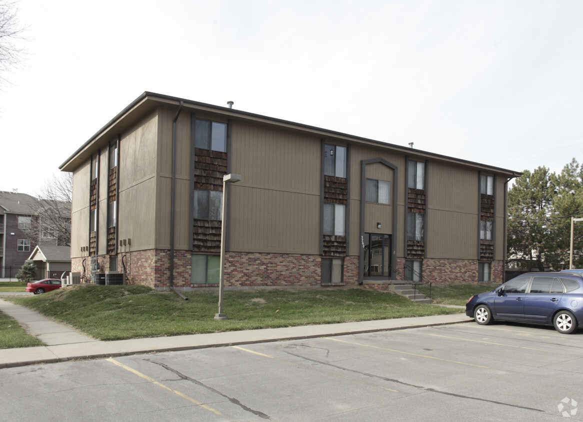 Primary Photo - 3760 3rd Ave