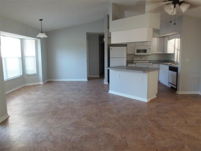 Foto del edificio - 2420 Dumont Ln