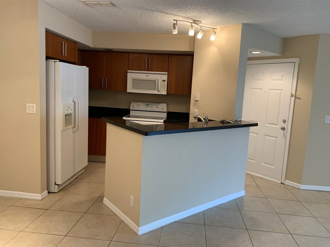 Photo - 3370 Pinewalk Dr N (Margate, FL)