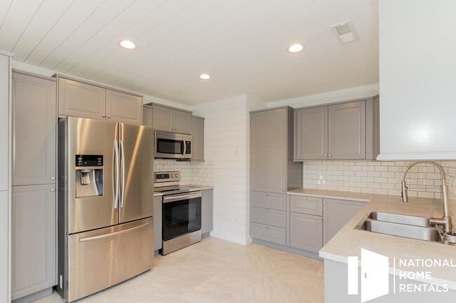 Building Photo - 4306 Windjammer Ct SW