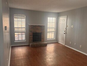 Building Photo - 9520 Royal Ln
