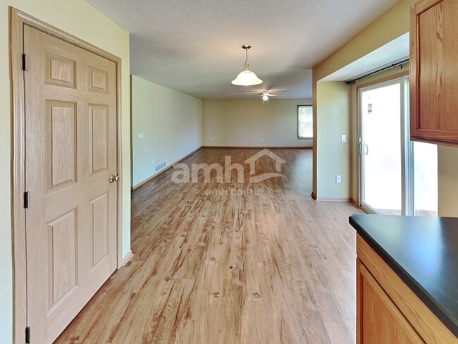 Building Photo - 2395 Featherwood Dr