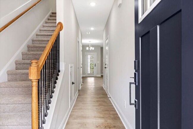 Foto del edificio - Luxury New 3BR Townhomes | Garage + Pool | 7 min to Fort Bragg