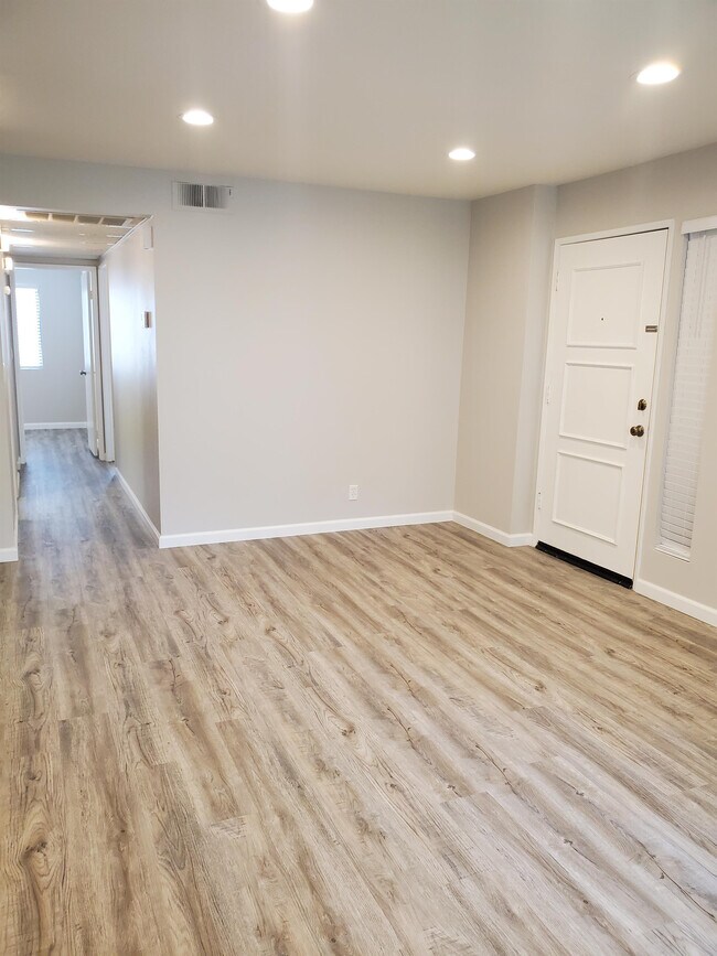 Building Photo - 18149 W Sundowner Way