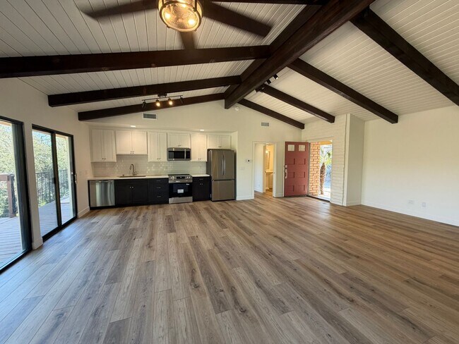 Foto del edificio - 4790 Sand Canyon Rd