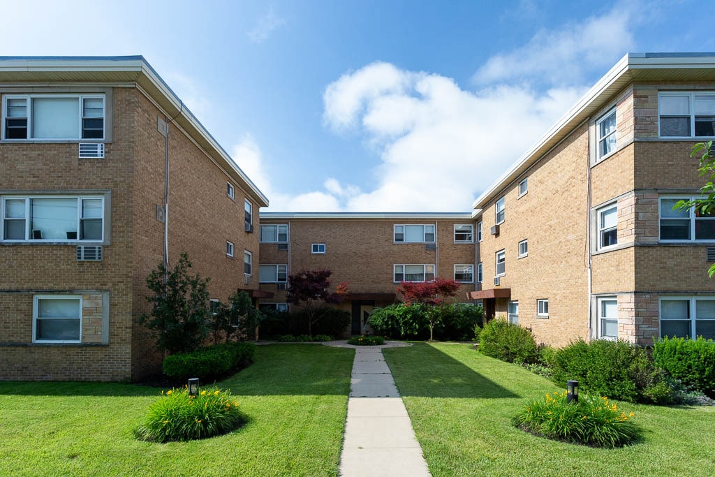 4913 Church Unit 1G, Skokie, IL 60077 Condo for Rent in Skokie, IL