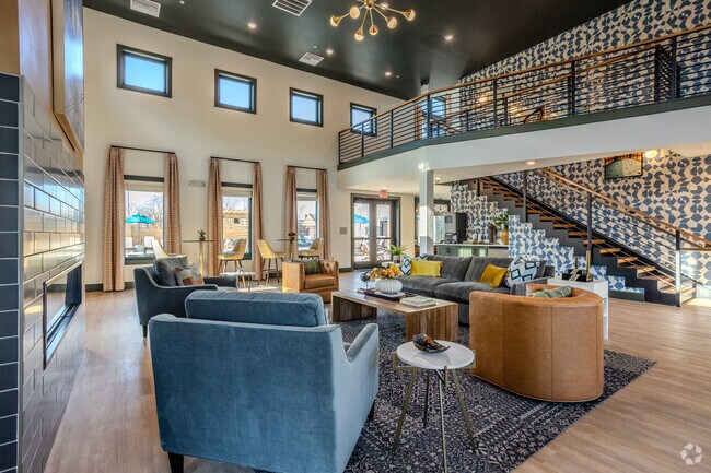 Interior Photo - Stella